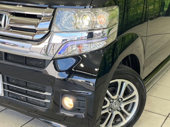 2015 Honda N-BOX CUSTOM DBA-JF1 (UW-6a24e073bb8f8)[11]