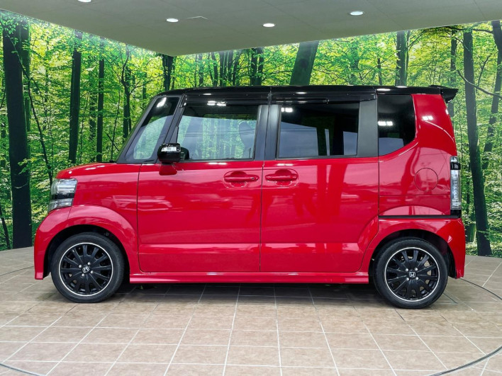 2016 Honda N-BOX CUSTOM DBA-JF1 (UW-6a24e07887b2d)[17]