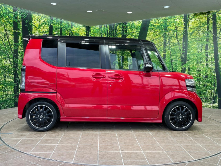 2016 Honda N-BOX CUSTOM DBA-JF1 (UW-6a24e07887b2d)[21]