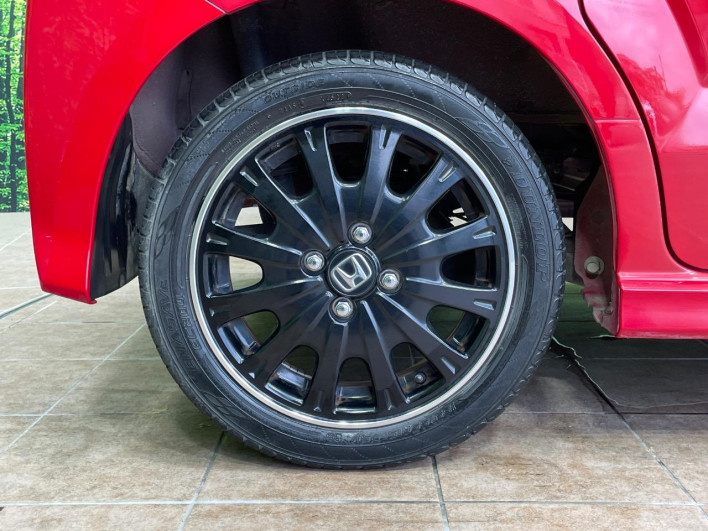 2016 Honda N-BOX CUSTOM DBA-JF1 (UW-6a24e07887b2d)[25]