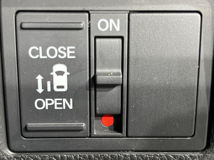 2018 Honda N-BOX CUSTOM DBA-JF3 (UW-6a24e07ab284c)[9]