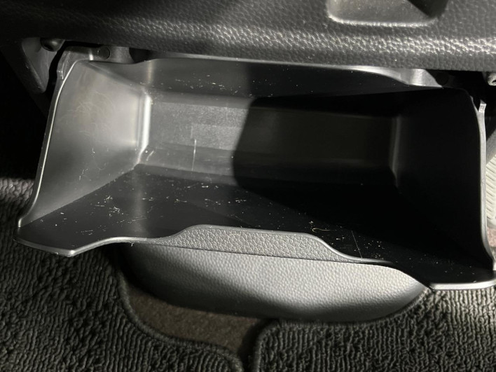2018 Honda N-BOX CUSTOM DBA-JF3 (UW-6a24e07ab284c)[28]