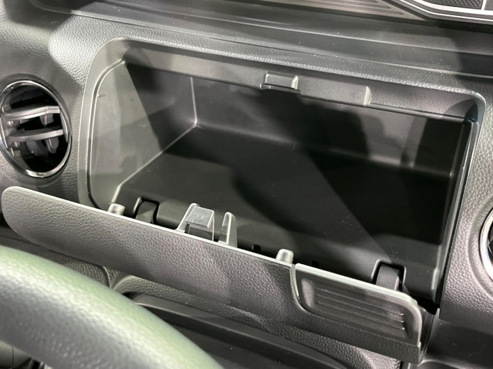 2018 Honda N-BOX CUSTOM DBA-JF3 (UW-6a24e07ab284c)[8]
