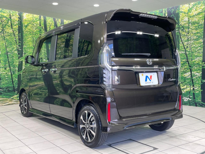 2018 Honda N-BOX CUSTOM DBA-JF3 (UW-6a24e07aec208)[14]