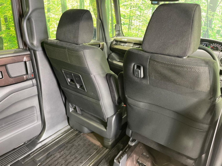 2018 Honda N-BOX CUSTOM DBA-JF3 (UW-6a24e07aec208)[26]