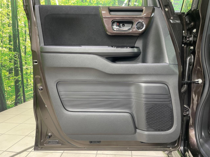 2018 Honda N-BOX CUSTOM DBA-JF3 (UW-6a24e07aec208)[23]