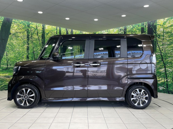 2018 Honda N-BOX CUSTOM DBA-JF3 (UW-6a24e07aec208)[13]
