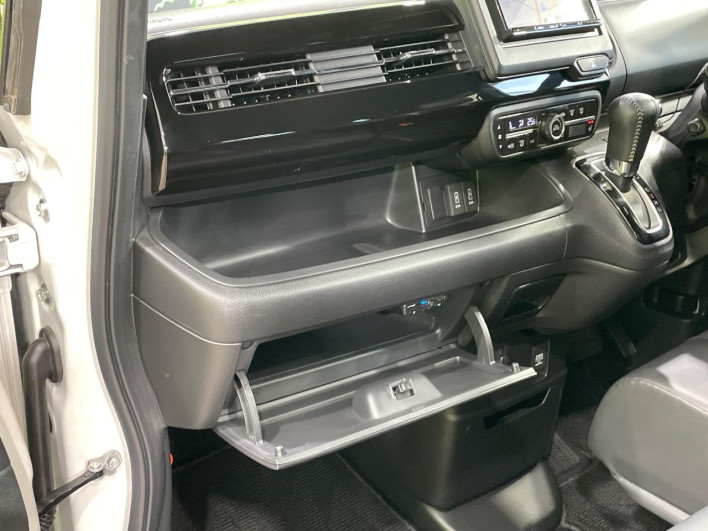 2021 Honda N-BOX CUSTOM 6BA-JF3 (UW-6a24e07f57384)[27]