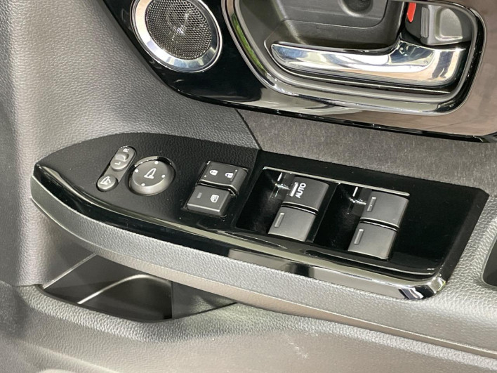 2021 Honda N-BOX CUSTOM 6BA-JF3 (UW-6a24e07f57384)[22]
