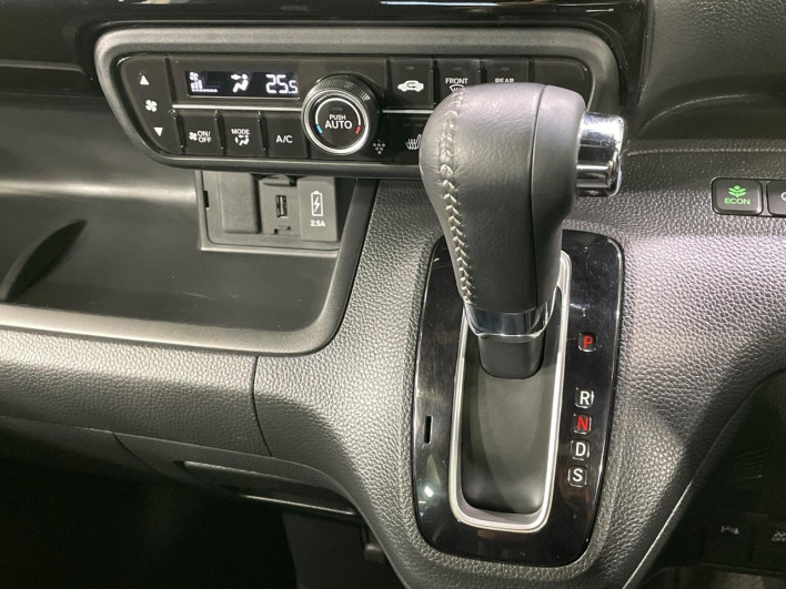 2021 Honda N-BOX CUSTOM 6BA-JF3 (UW-6a24e07f57384)[12]