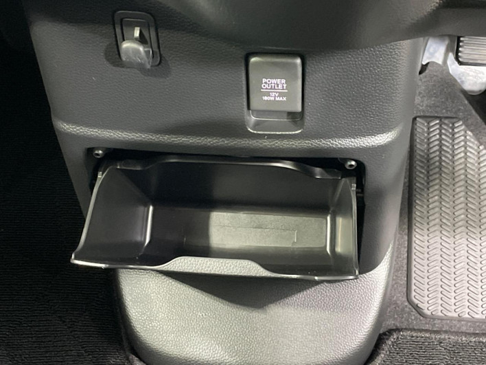 2021 Honda N-BOX CUSTOM 6BA-JF3 (UW-6a24e07f57384)[17]