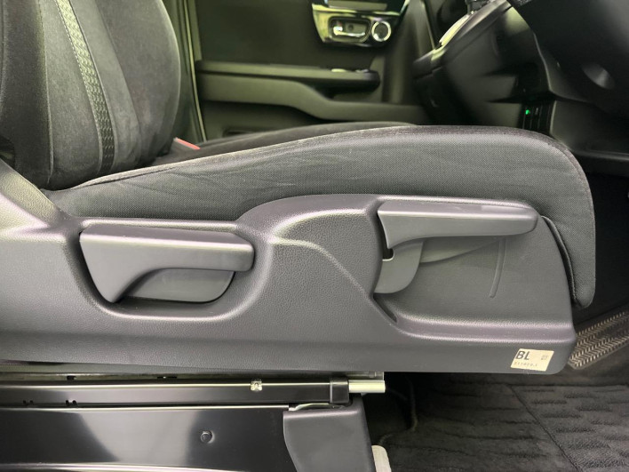 2021 Honda N-BOX CUSTOM 6BA-JF3 (UW-6a24e08333fb6)[16]