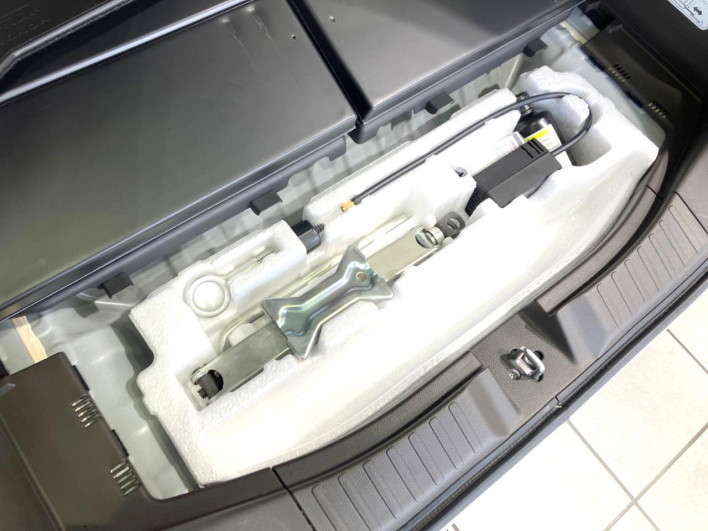 2023 Honda N-BOX 6BA-JF3 (UW-6a24e08795569)[10]
