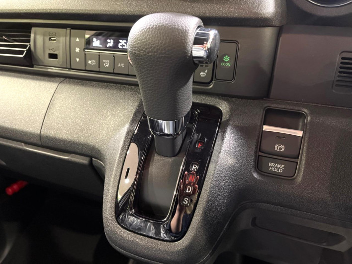 2026 Honda N-BOX CUSTOM 6BA-JF5 (UW-6a24e092cf7f7)[12]