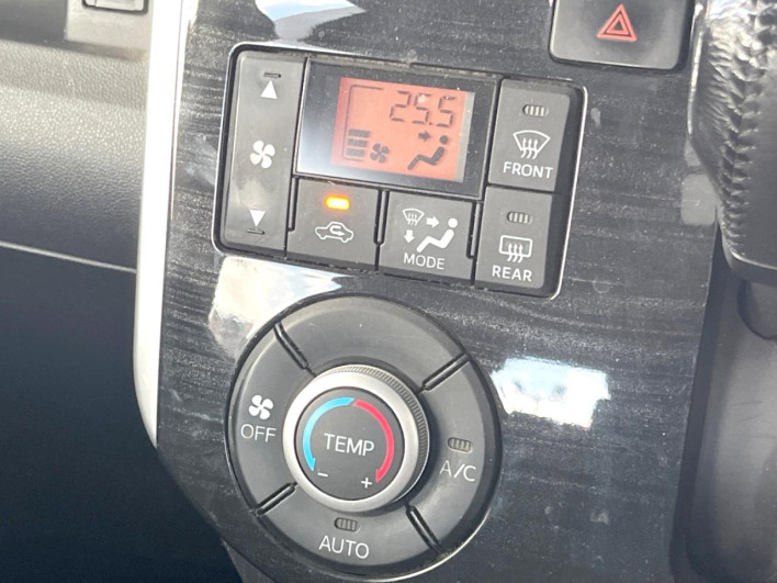 2015 Daihatsu Tanto DBA-LA600S (UW-6a24e0ba4fec2)[16]