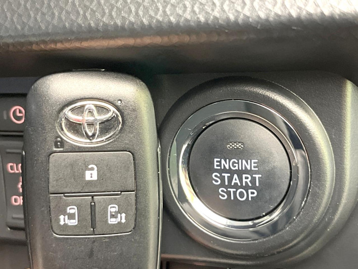 2020 Toyota Roomy 5BA-M900A (UW-6a24e0db62c75)[26]