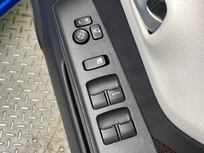 2011 Suzuki MR Wagon DBA-MF33S (UW-6a24e0eecea4f)[17]