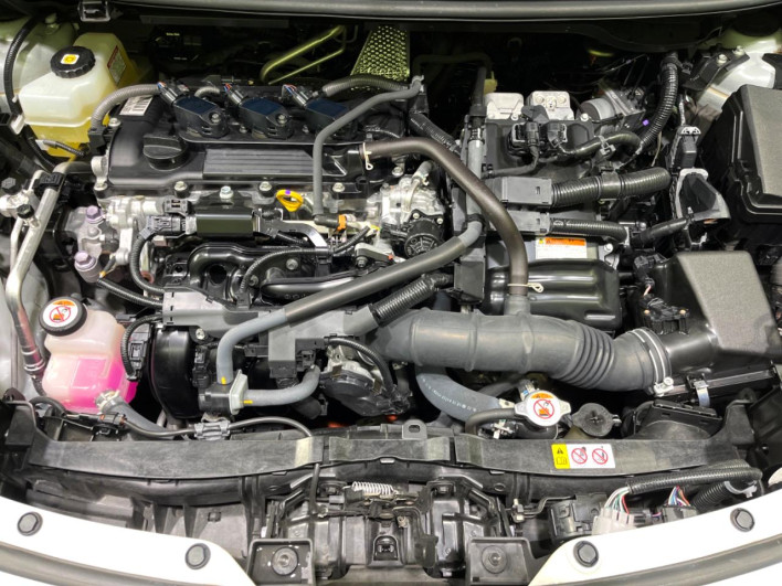 2021 Toyota Yaris Cross 6AA-MXPJ15 (UW-6a24e12b44232)[4]