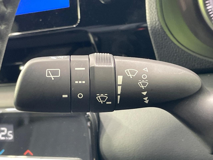 2023 Toyota Noah 6BA-MZRA90W (UW-6a24e144cef6f)[17]