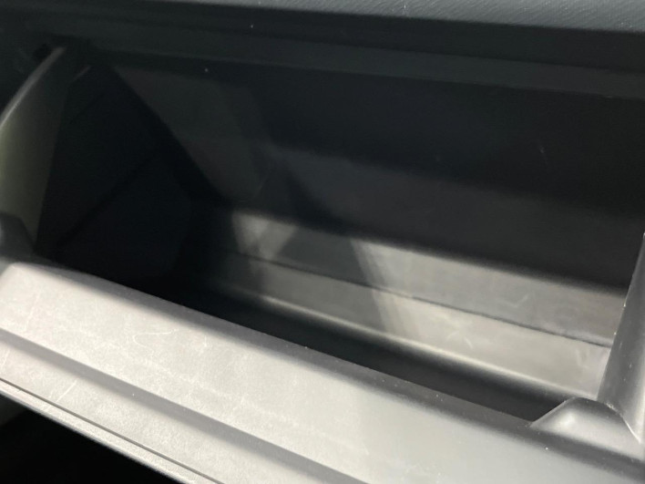 2012 Toyota Aqua DAA-NHP10 (UW-6a24e14ba0a01)[5]