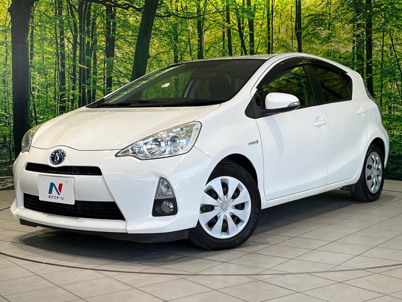 2012 Toyota Aqua DAA-NHP10