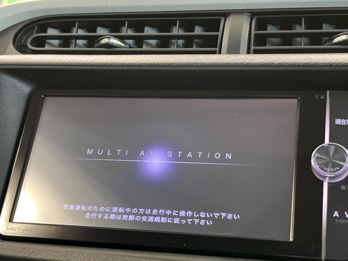 2012 Toyota Aqua DAA-NHP10 (UW-6a24e14ba0a01)[4]