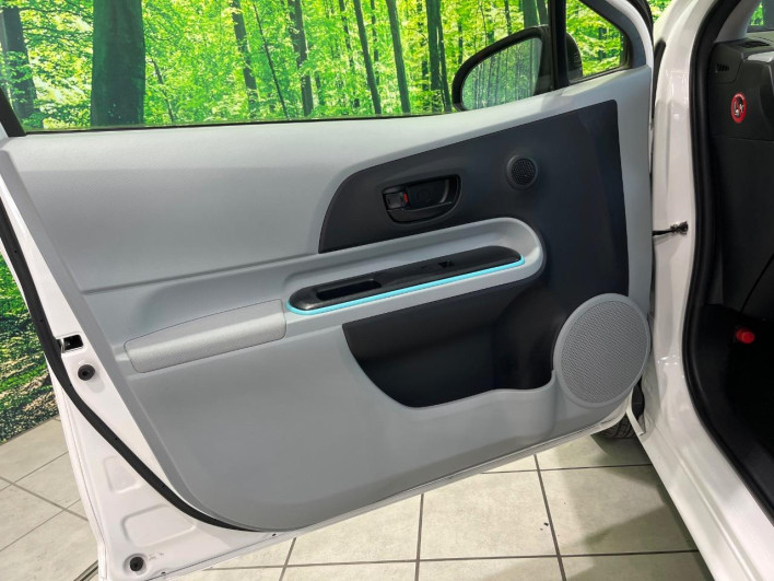 2012 Toyota Aqua DAA-NHP10 (UW-6a24e14ba0a01)[26]