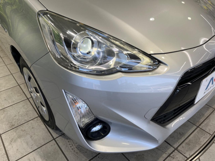 2016 Toyota Aqua DAA-NHP10 (UW-6a24e152bd26c)[21]