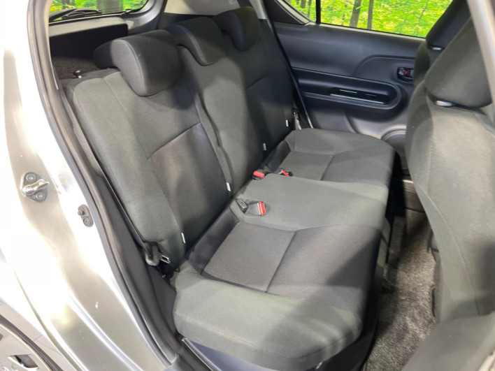 2016 Toyota Aqua DAA-NHP10 (UW-6a24e152bd26c)[25]