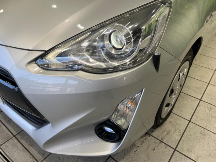 2016 Toyota Aqua DAA-NHP10 (UW-6a24e152bd26c)[22]