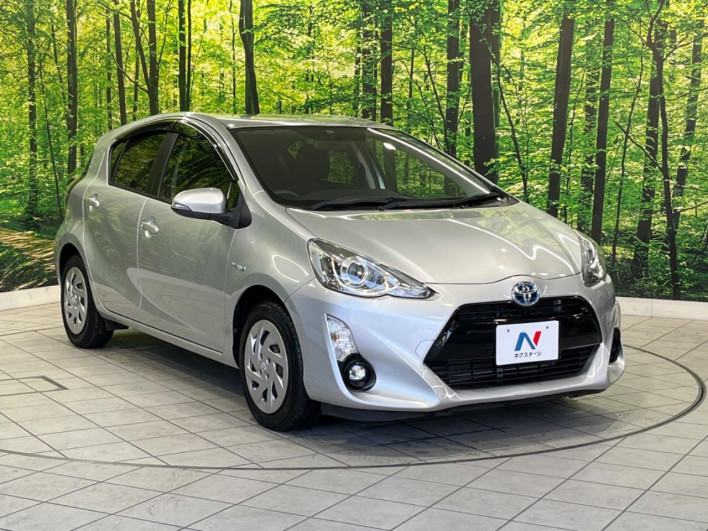 2016 Toyota Aqua DAA-NHP10 (UW-6a24e152bd26c)[6]
