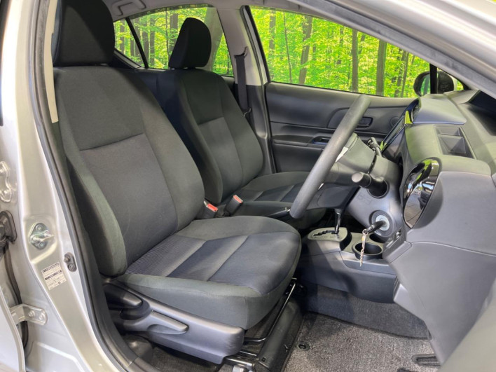 2016 Toyota Aqua DAA-NHP10 (UW-6a24e152bd26c)[26]