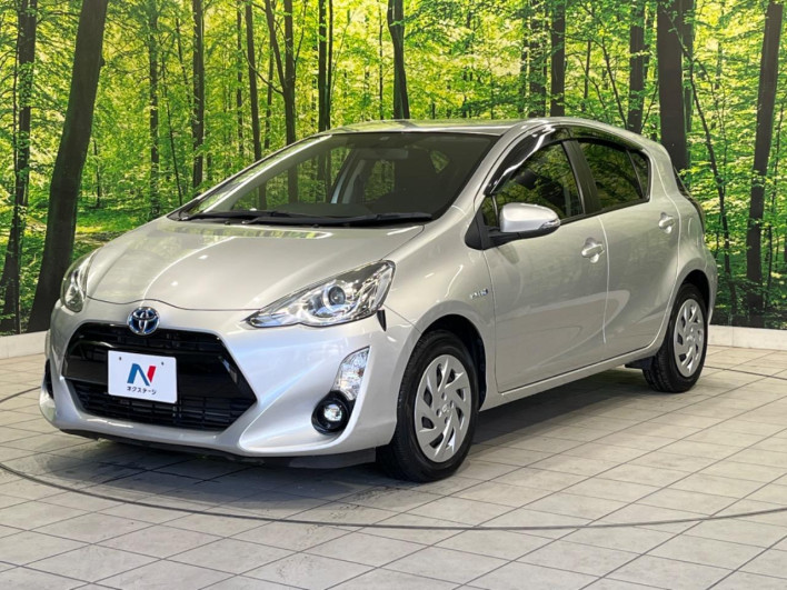2016 Toyota Aqua DAA-NHP10 (UW-6a24e152bd26c)[4]
