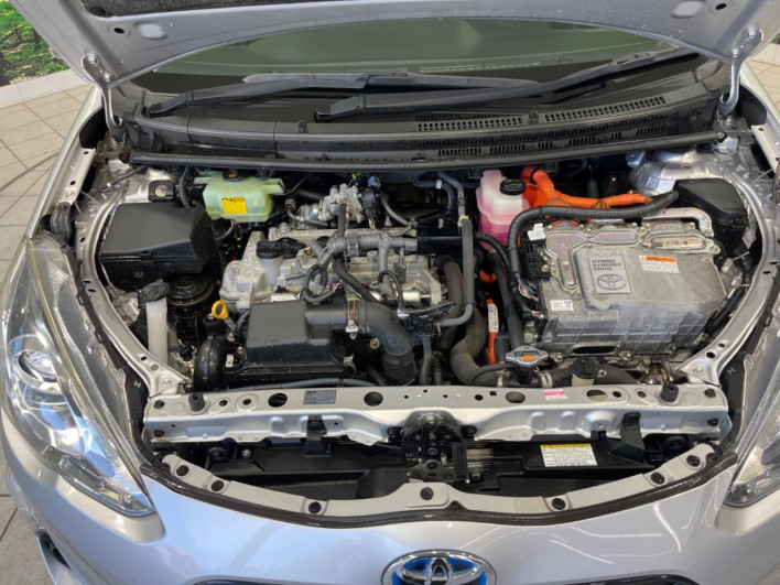 2016 Toyota Aqua DAA-NHP10 (UW-6a24e152bd26c)[15]