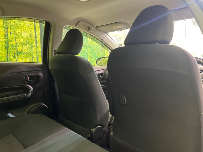 2019 Toyota Aqua DAA-NHP10 (UW-6a24e154a0f54)[22]