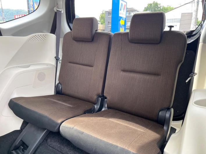 2016 Toyota Sienta DAA-NHP170G (UW-6a24e156cee9a)[26]
