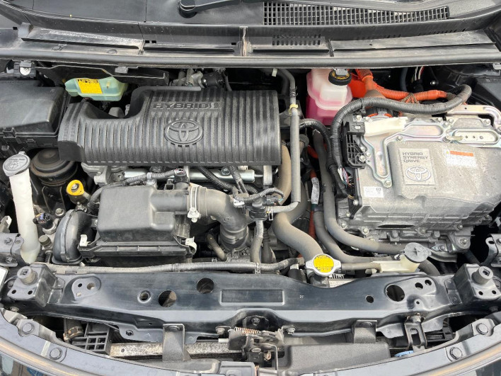 2016 Toyota Sienta DAA-NHP170G (UW-6a24e156cee9a)[11]
