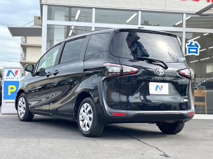 2016 Toyota Sienta DAA-NHP170G (UW-6a24e156cee9a)[14]