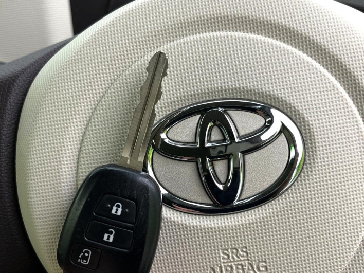 2017 Toyota Spade DBA-NSP141 (UW-6a24e1596bc4a)[11]
