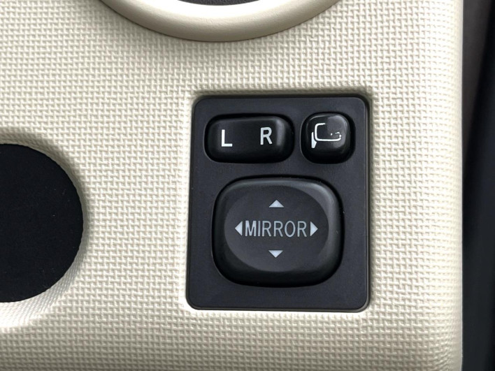 2017 Toyota Spade DBA-NSP141 (UW-6a24e1596bc4a)[8]
