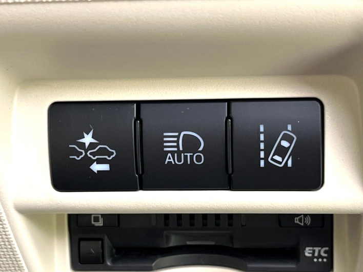 2017 Toyota Spade DBA-NSP141 (UW-6a24e1596bc4a)[9]