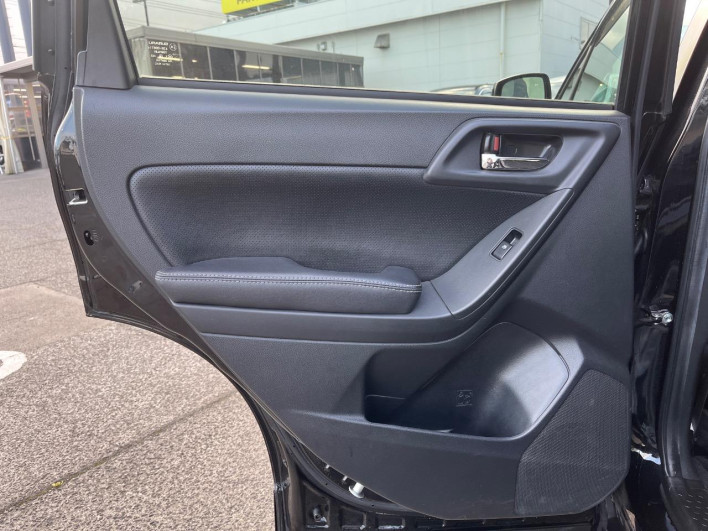 2015 Subaru Forester DBA-SJ5 (UW-6a24e17a44487)[18]
