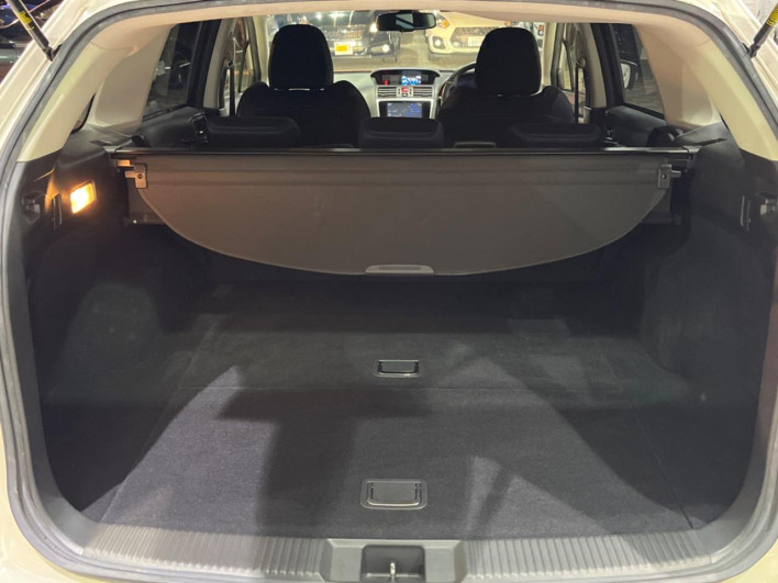 2015 Subaru Levorg DBA-VM4 (UW-6a24e1955f3dc)[17]