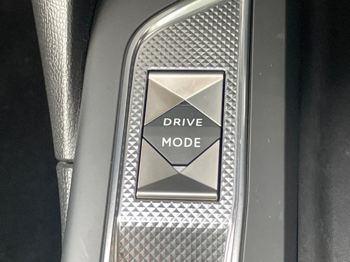 2020 DS Automobiles DS 3 Crossback 5BA-D34HN05 (UW-6a24e1989d306)[27]