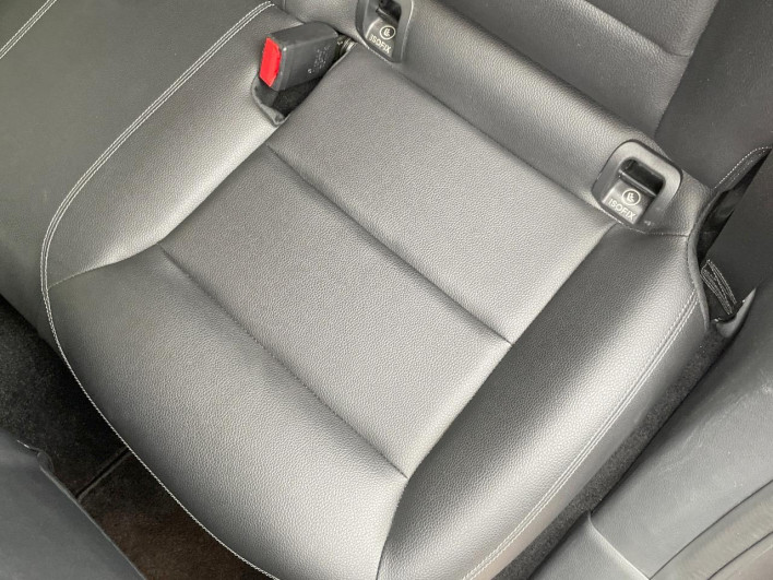 2017 Mercedes Benz GLA Class DBA-156947 (UW-6a24e19f26052)[9]
