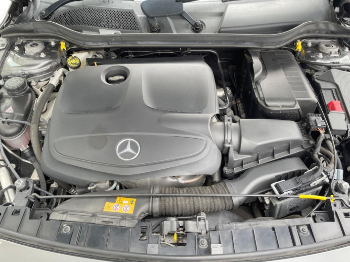 2017 Mercedes Benz GLA Class DBA-156947 (UW-6a24e19f26052)[4]