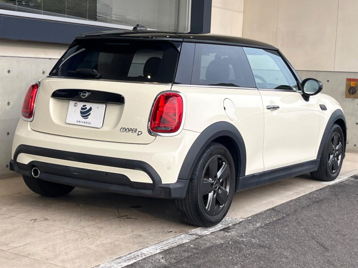 2022 Rover Mini 3DA-XY15MW (UW-6a24e1a40d567)[20]