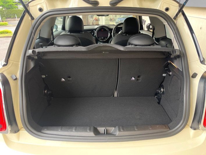 2022 Rover Mini 3DA-XY15MW (UW-6a24e1a40d567)[11]
