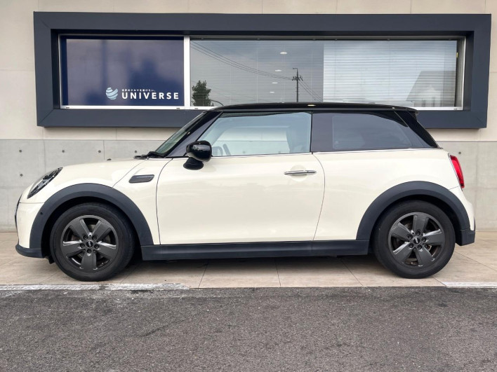 2022 Rover Mini 3DA-XY15MW (UW-6a24e1a40d567)[9]