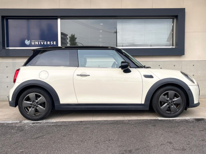 2022 Rover Mini 3DA-XY15MW (UW-6a24e1a40d567)[21]